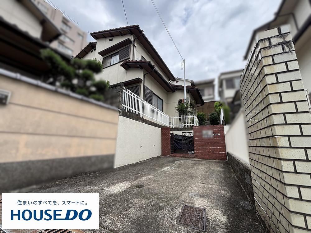 4LDK house in Hirakata, Osaka - Photo 1