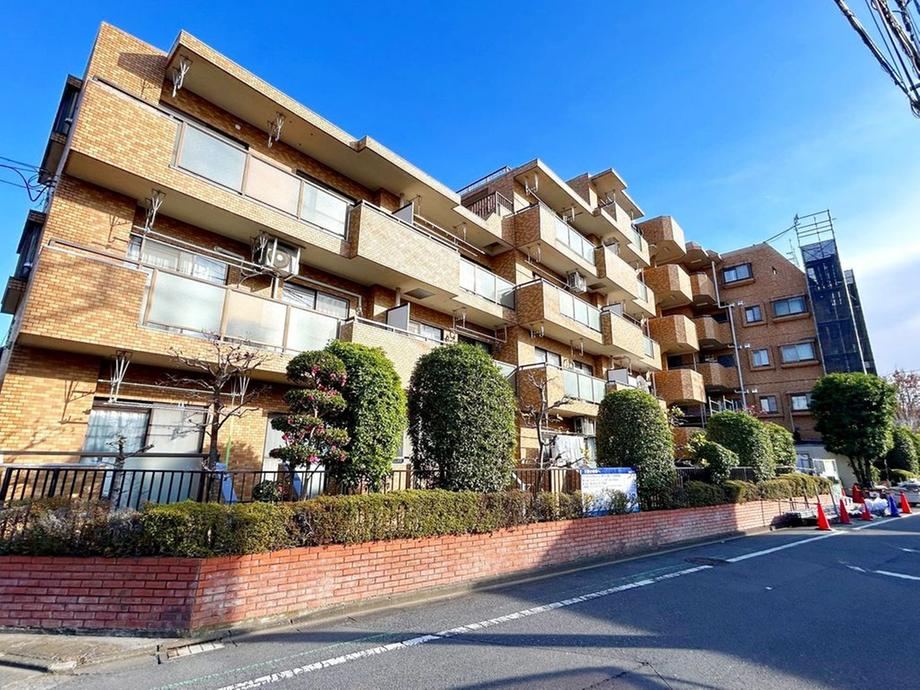 3LDK apartment in Higashimurayama, Tokyo - Photo 1