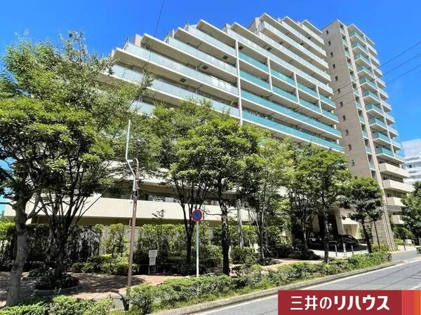 3LDK apartment in Edogawa Ward, Tokyo - Photo 1