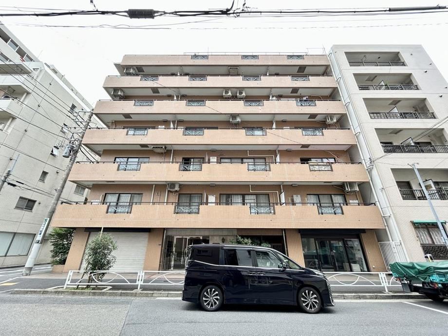 1LDK+S apartment in Sumida Ward, Tokyo - Photo 1