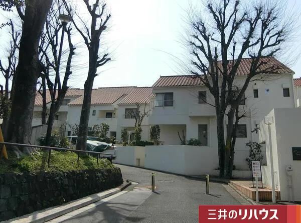 5LDK apartment in Naka Ward, Yokohama, Kanagawa - Photo 1