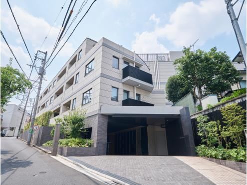 2LDK apartment in Shibuya Ward, Tokyo - Photo 1