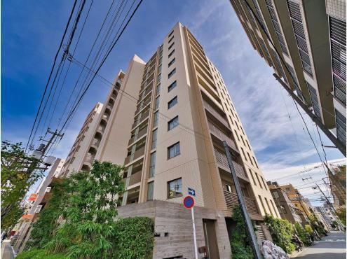 3LDK+S apartment in Sumida Ward, Tokyo - Photo 1