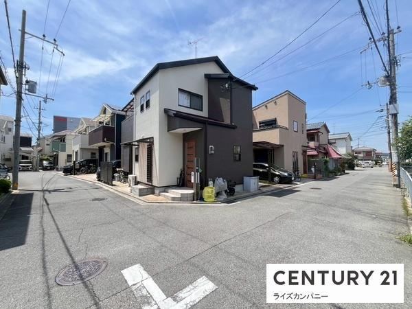 4LDK house in Matsubara, Osaka - Photo 1