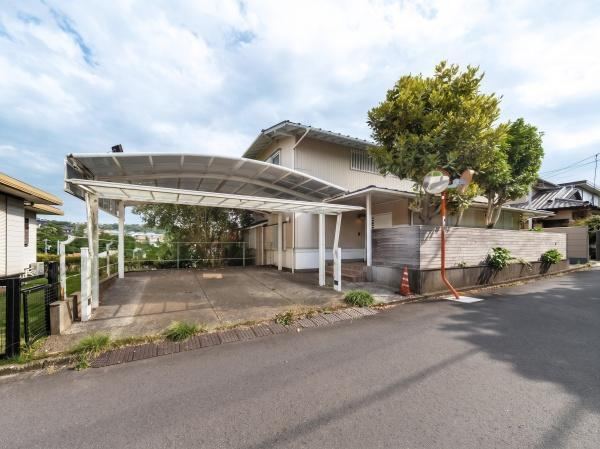 4LDK+2S house in Hayama, Miura District, Kanagawa - Photo 1