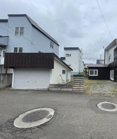 304 m² land in Toyohira Ward, Sapporo, Hokkaido - Photo 1