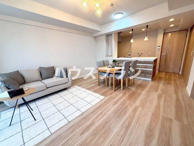 3LDK apartment in Hirakata, Osaka - Photo 1