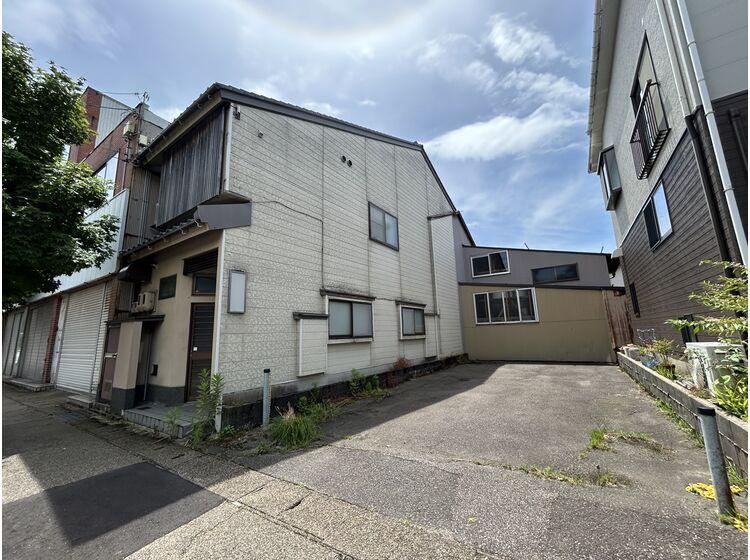 138 m² land in Hakusan, Ishikawa - Photo 1