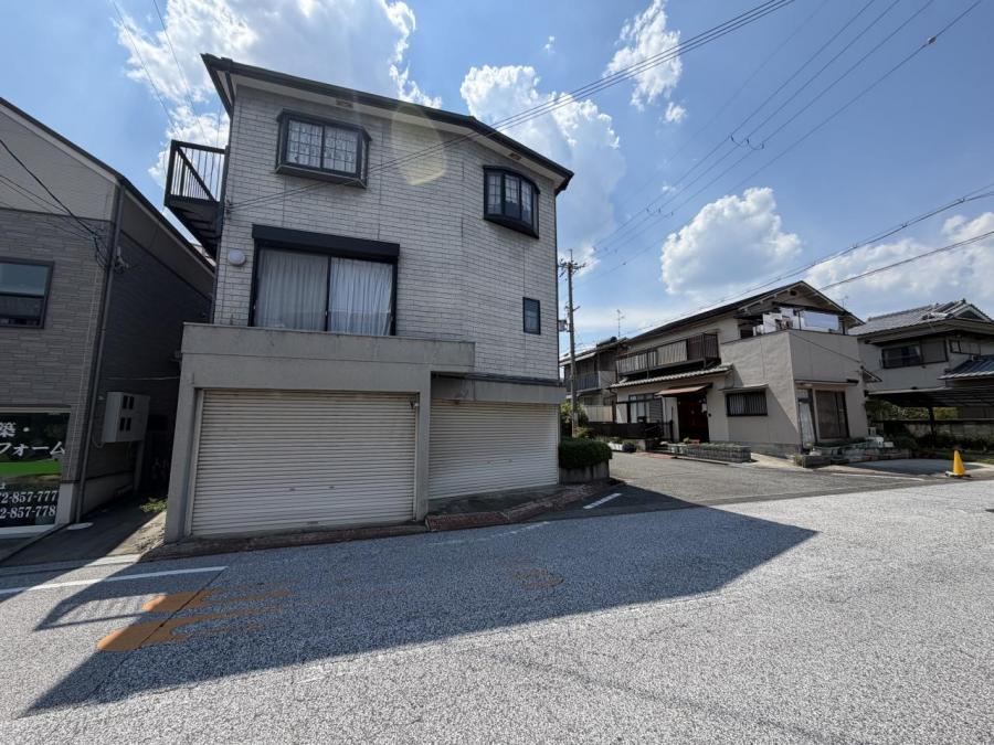 4LDK+S house in Hirakata, Osaka - Photo 1