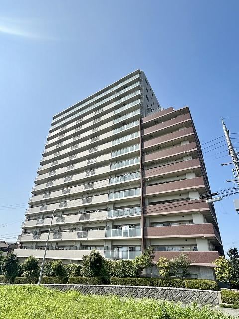 4LDK apartment in Hirano Ward, Osaka - Photo 1