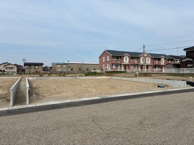 118 m² land in Tsubata, Kahoku District, Ishikawa - Photo 1