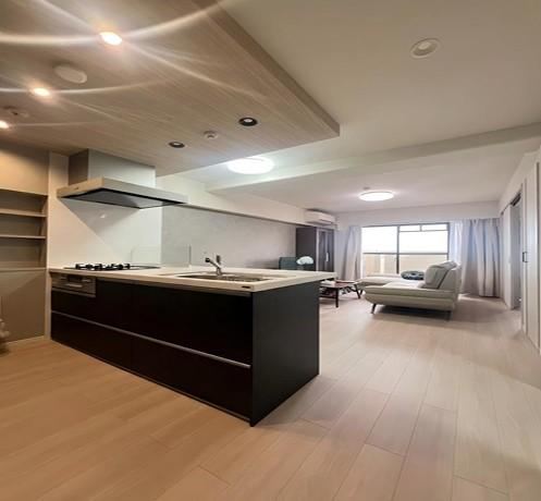 3LDK apartment in Chuo Ward, Osaka - Photo 1