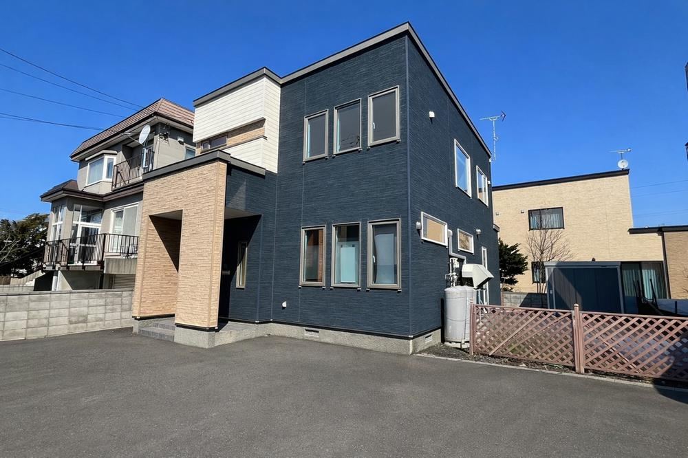 4LDK house in Toyohira Ward, Sapporo, Hokkaido - Photo 1