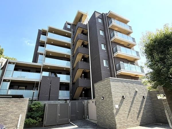 3LDK apartment in Bunkyo Ward, Tokyo - Photo 1