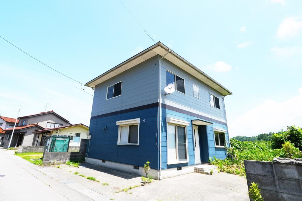 4LDK house in Komatsu, Ishikawa - Photo 1