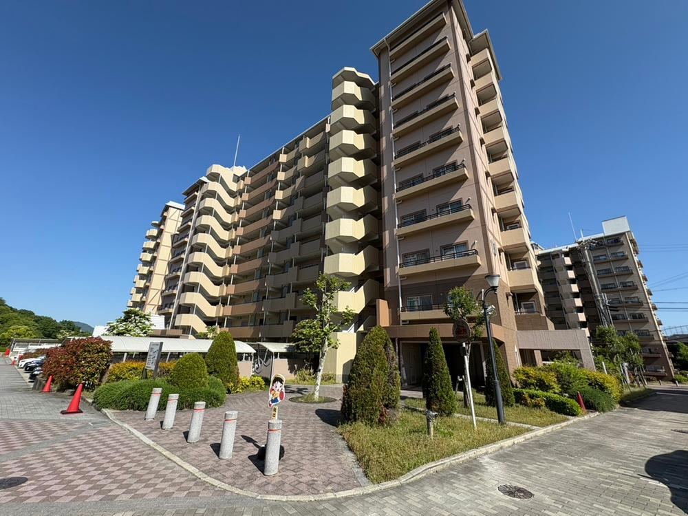 3LDK apartment in Sanda, Hyogo - Photo 1