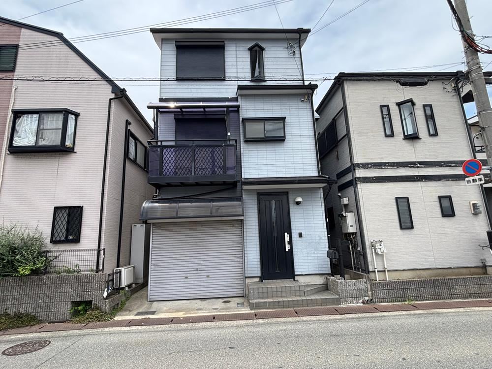 4LDK house in Nishi Ward, Sakai, Osaka - Photo 1