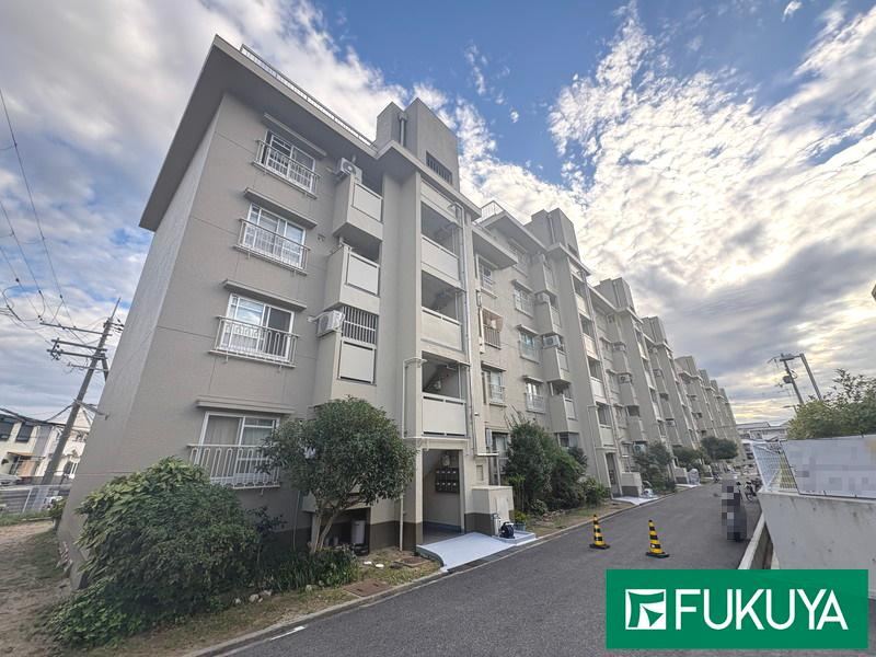 2DK apartment in Nagata Ward, Kobe, Hyogo - Photo 1