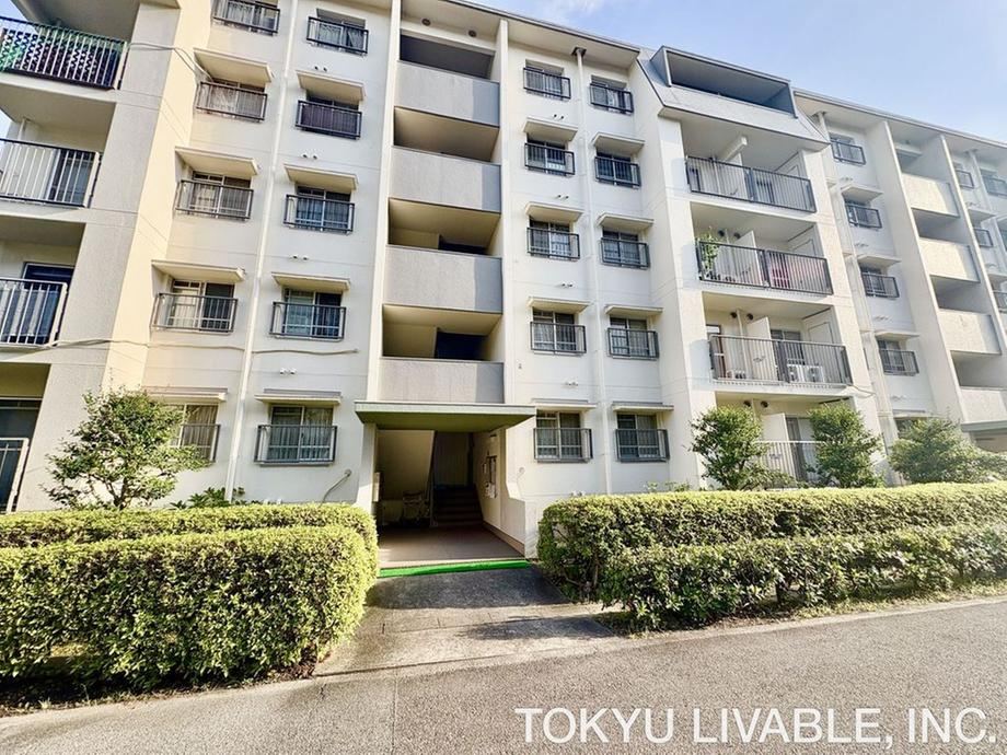 3LDK apartment in Hirakata, Osaka - Photo 1