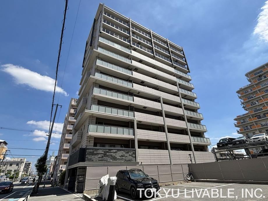 3LDK apartment in Higashiosaka, Osaka - Photo 1