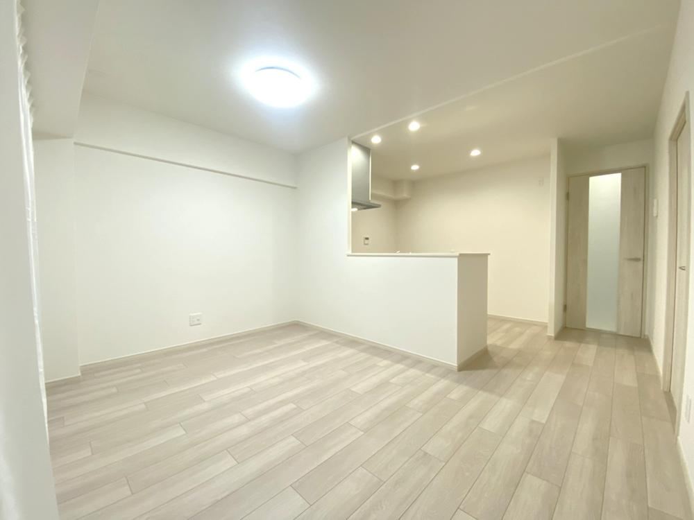 2LDK apartment in Yodogawa Ward, Osaka - Photo 1