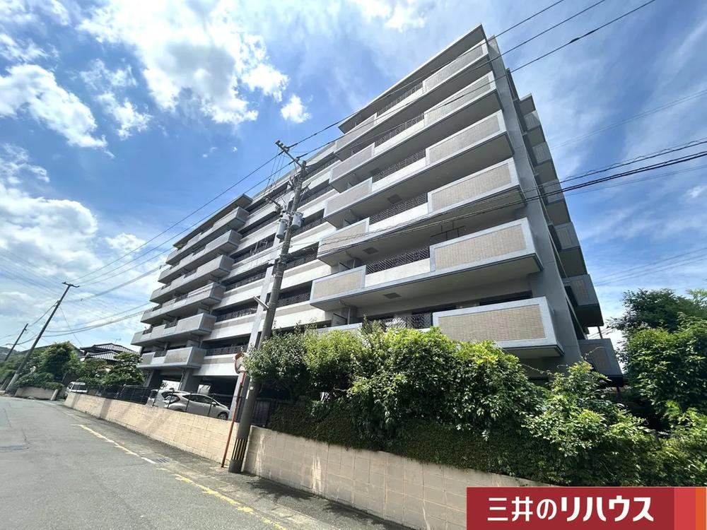 4LDK apartment in Chikushino, Fukuoka - Photo 1