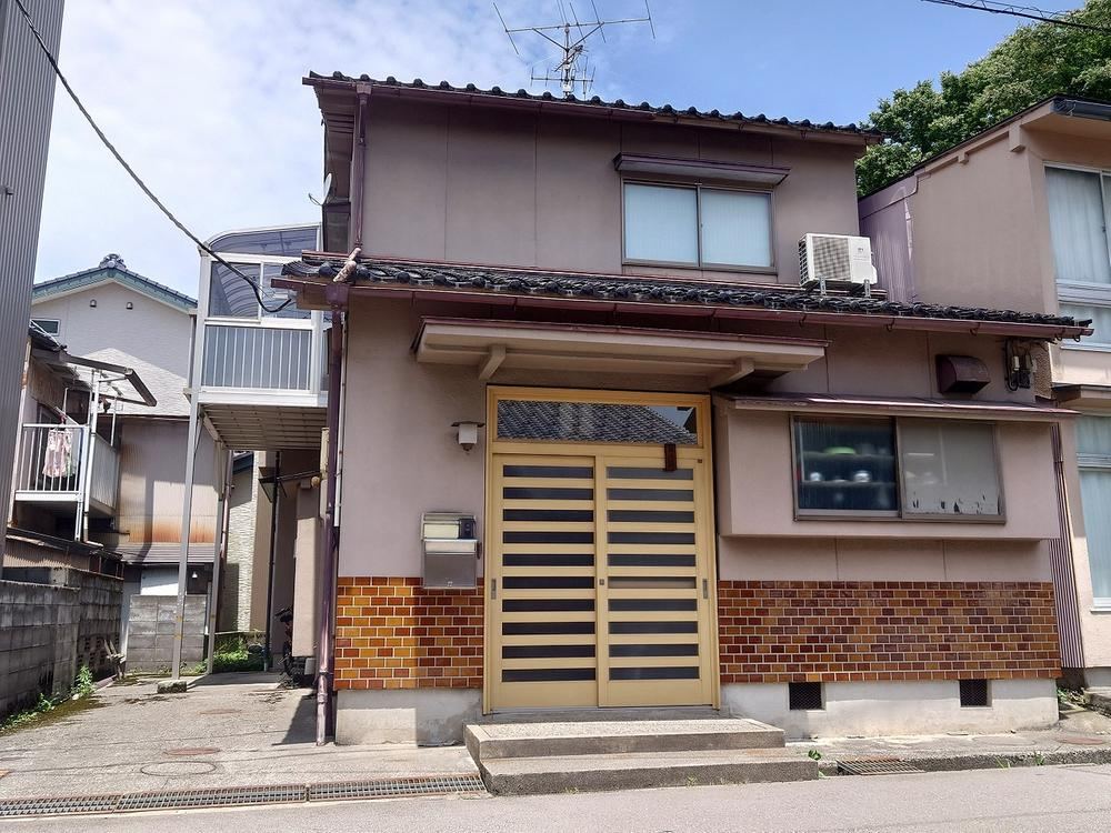 7DK+S house in Kanazawa, Ishikawa - Photo 1