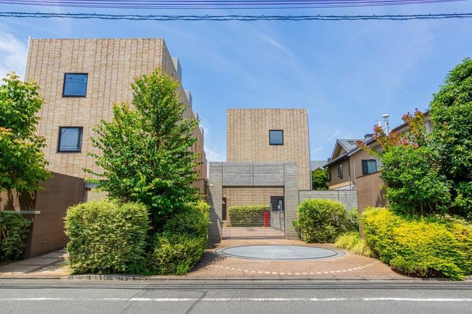 3LDK+S apartment in Setagaya Ward, Tokyo - Photo 1