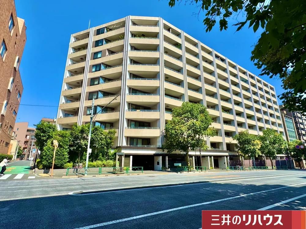 1LDK+S apartment in Shinjuku Ward, Tokyo - Photo 1