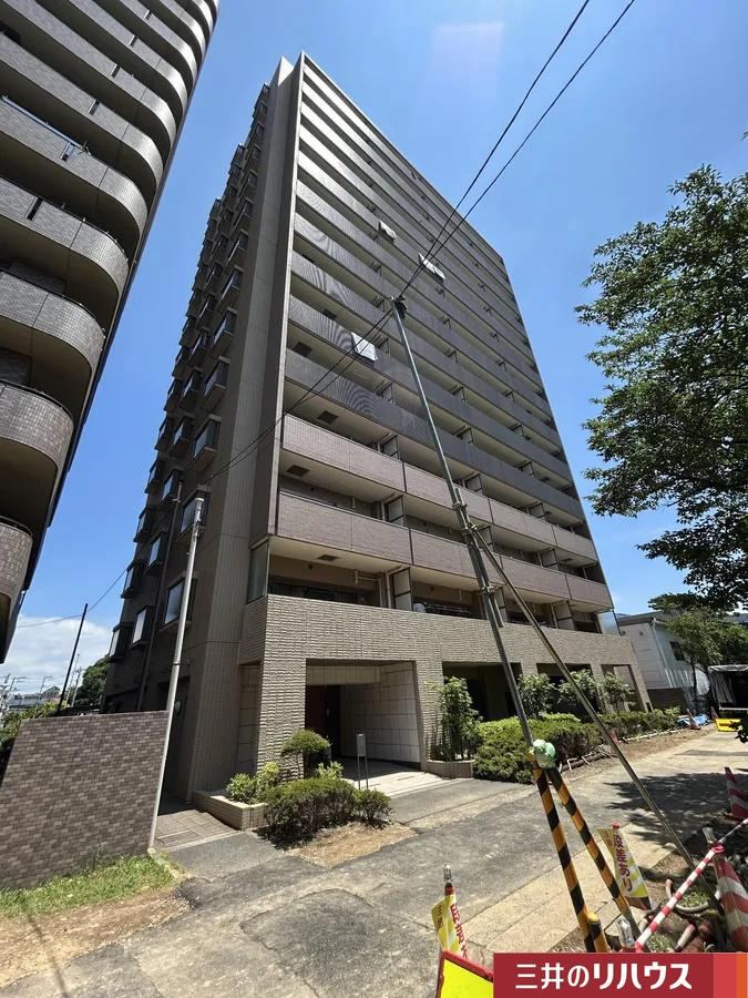 2LDK apartment in Mihama Ward, Chiba - Photo 1