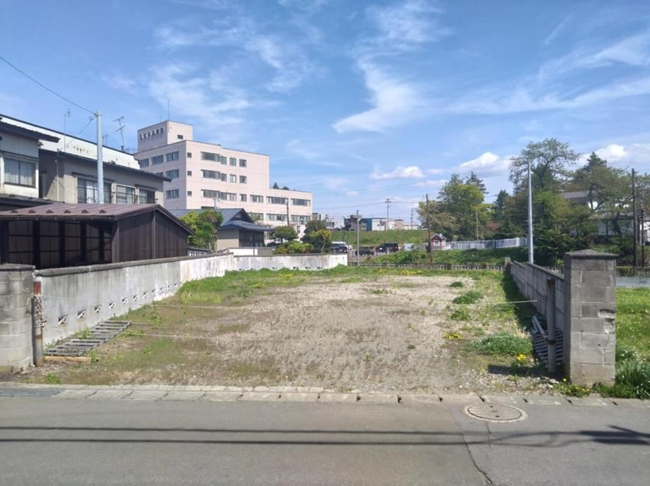 352 m² land in Hirosaki, Aomori - Photo 1