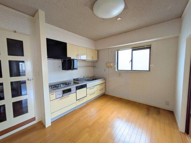 2DK+S apartment in Matsuyama, Ehime - Photo 1