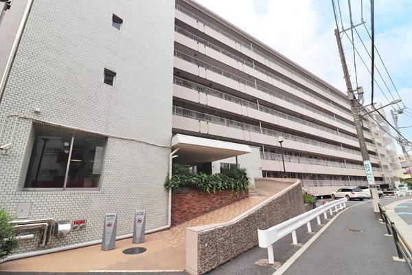 2LDK apartment in Itabashi Ward, Tokyo - Photo 1