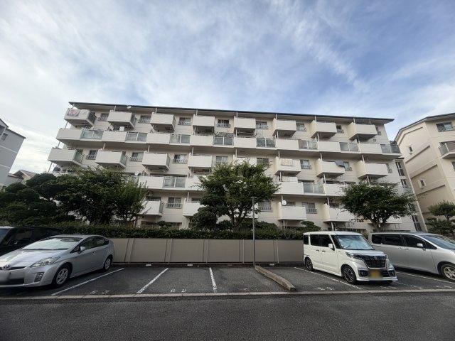 3LDK+S apartment in Nishi Ward, Kobe, Hyogo - Photo 1