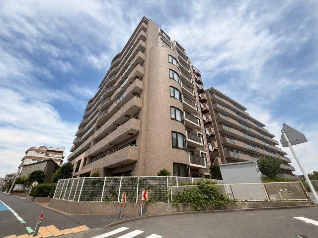 3LDK apartment in Fujisawa, Kanagawa - Photo 1