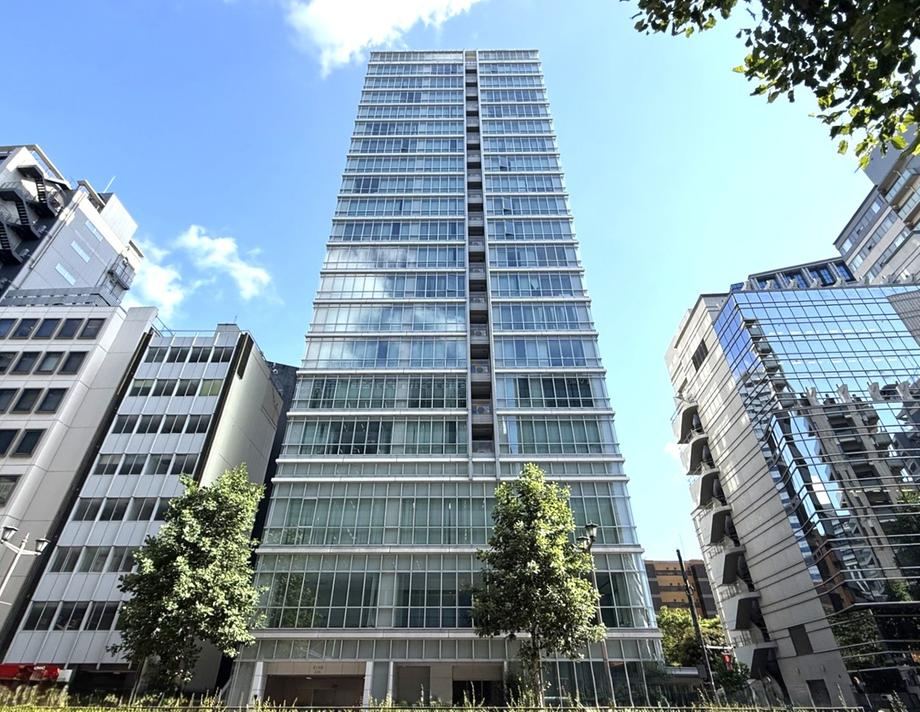 2LDK apartment in Chiyoda Ward, Tokyo - Photo 1