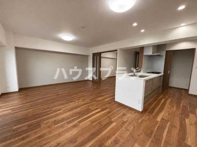 3LDK apartment in Hirakata, Osaka - Photo 1