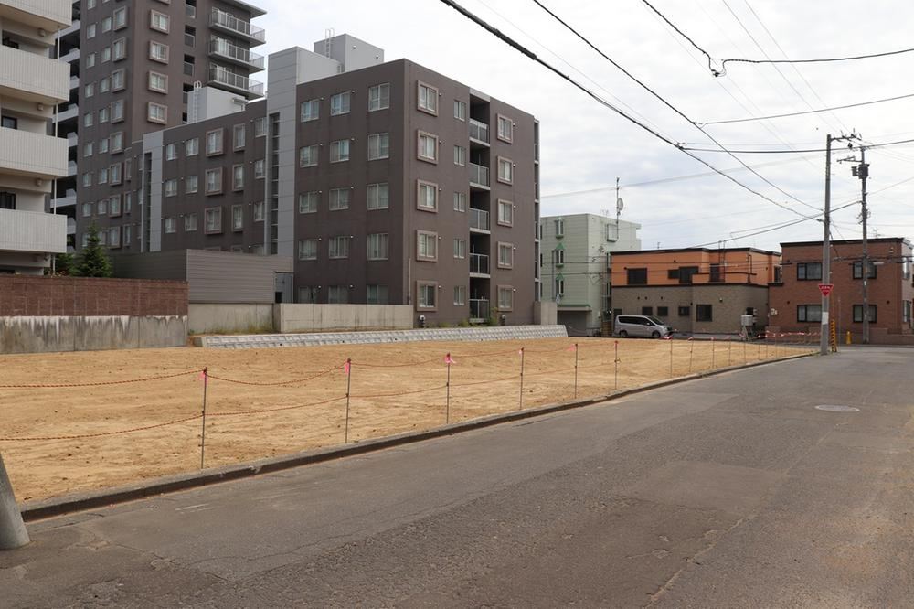 141 m² land in Nishi Ward, Sapporo, Hokkaido - Photo 1