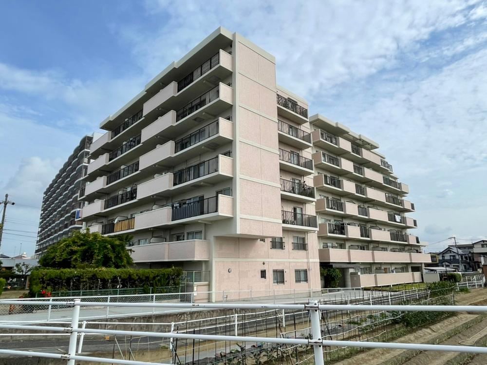 4LDK apartment in Takaishi, Osaka - Photo 1