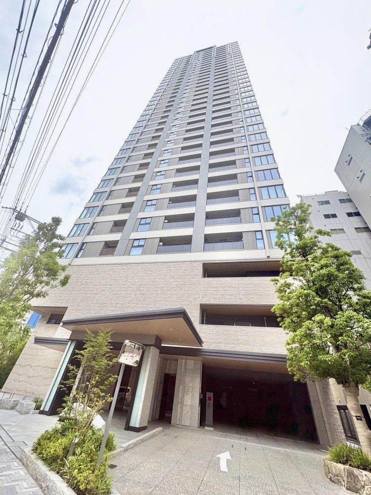 2LDK apartment in Kita Ward, Osaka - Photo 1