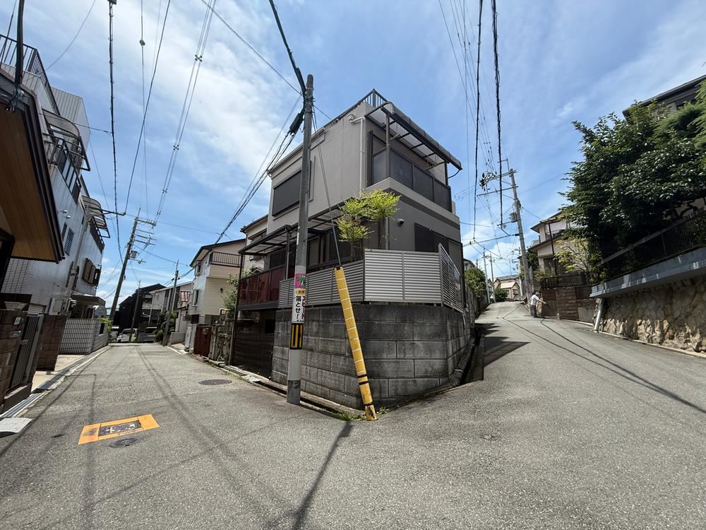 5LDK+S house in Toyonaka, Osaka - Photo 1