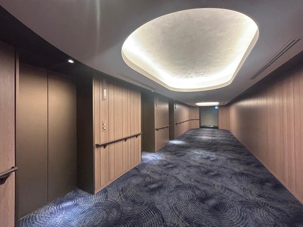 2LDK apartment in Shinjuku Ward, Tokyo - Photo 1