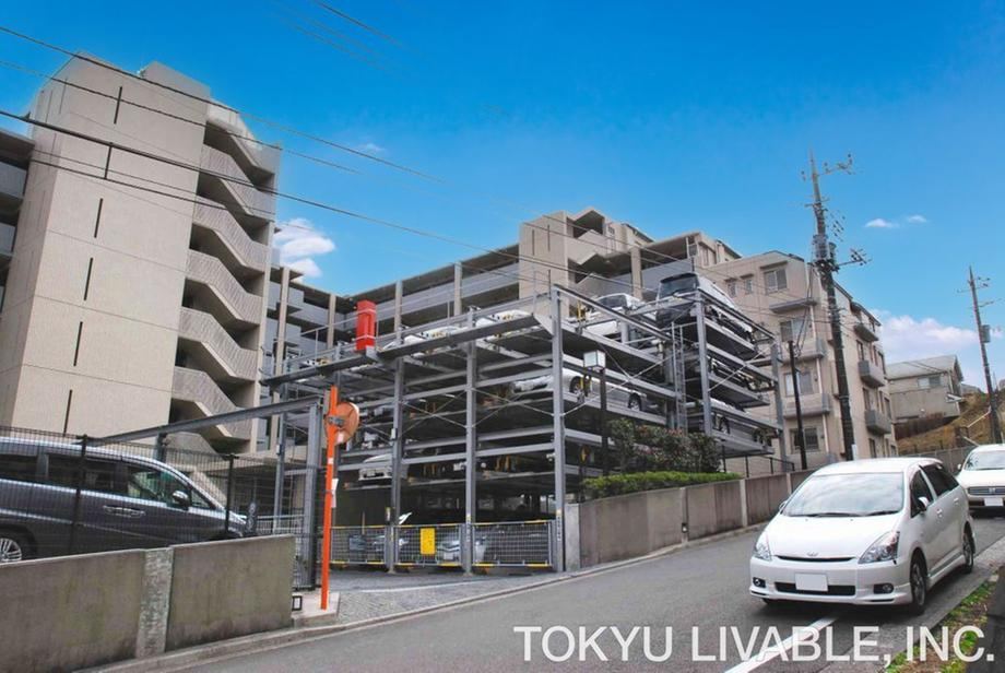 3LDK+S apartment in Asahi Ward, Yokohama, Kanagawa - Photo 1