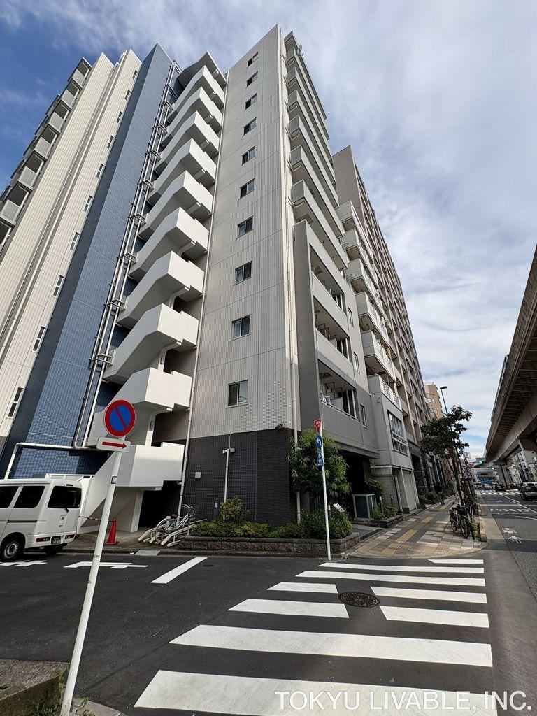 2LDK+S apartment in Arakawa Ward, Tokyo - Photo 1