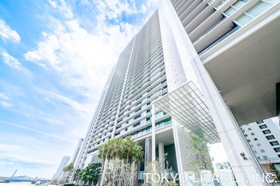 2LDK apartment in Minato Ward, Tokyo - Photo 1