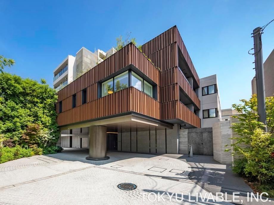 2LDK apartment in Shinagawa Ward, Tokyo - Photo 1