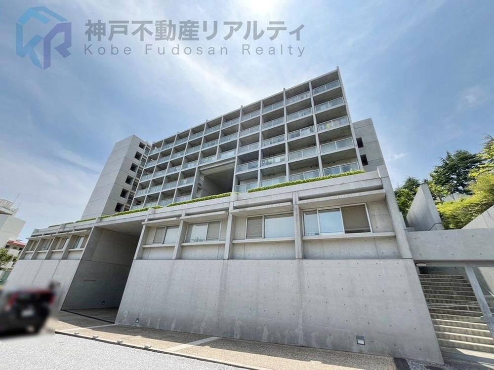 3LDK apartment in Nada Ward, Kobe, Hyogo - Photo 1
