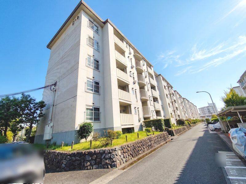 3LDK apartment in Hirakata, Osaka - Photo 1