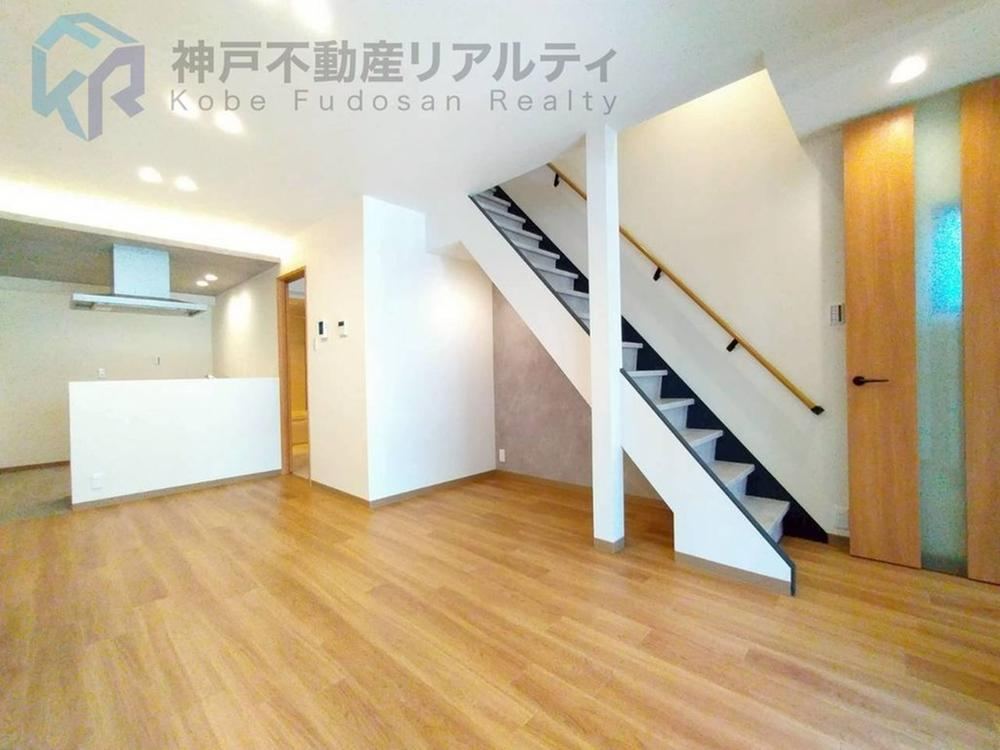 3LDK house in Chuo Ward, Kobe, Hyogo - Photo 1
