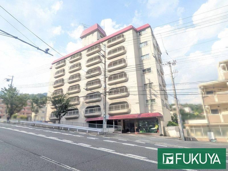 2LDK+S apartment in Nada Ward, Kobe, Hyogo - Photo 1